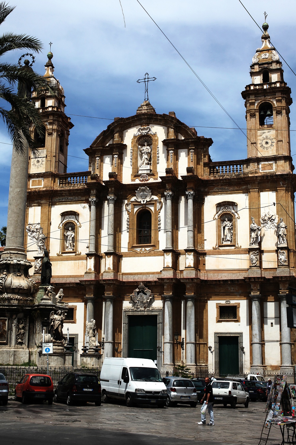 Marines, sailors, visit exotic Sicilian city