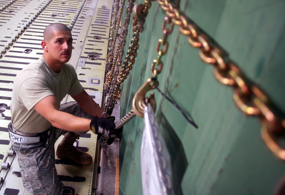 Dover aerial porters keep cargo flowing