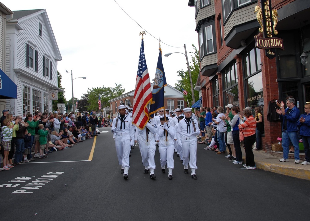 USS Oak Hill sailors march in parade