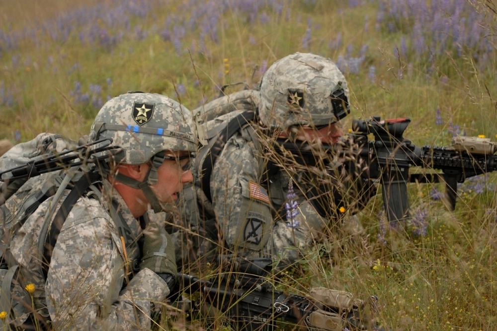 Live-fire preps platoon for Singapore