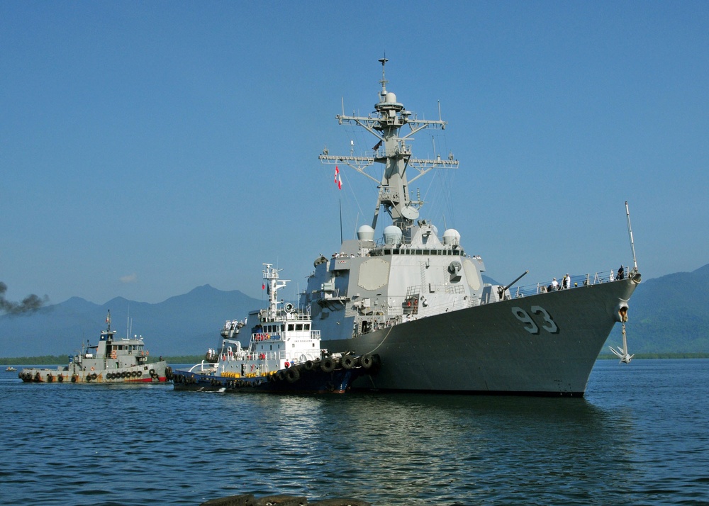 USS Chung-Hoon in the Philippines