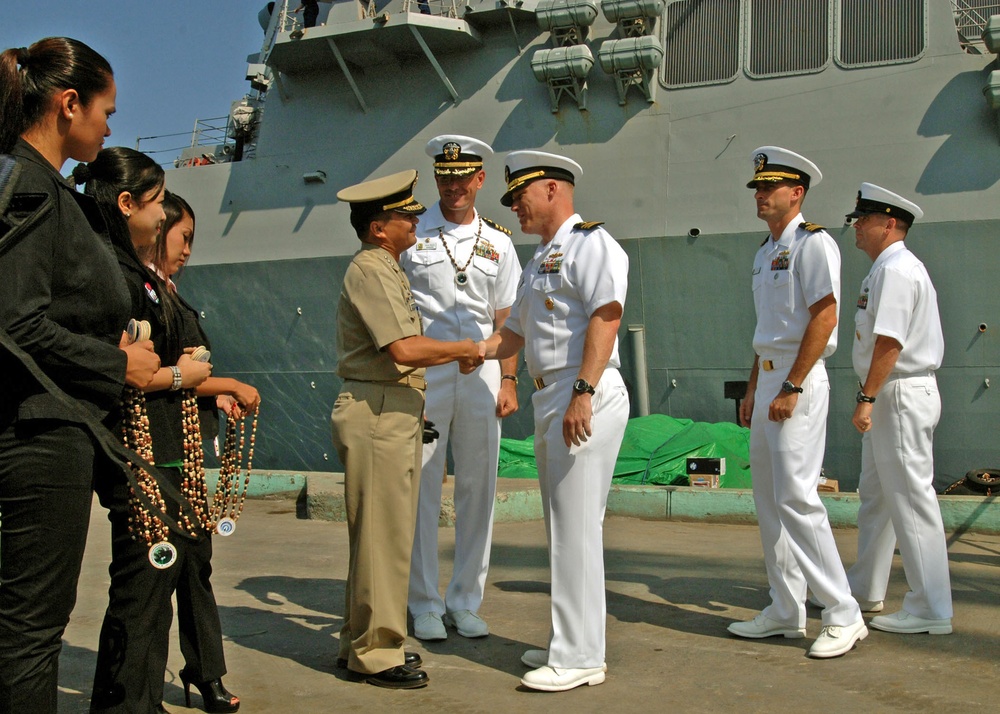 USS Chung-Hoon in the Philippines