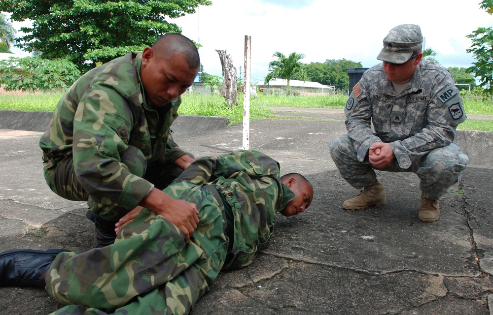 National Guard Military Police train Suriname soldiers