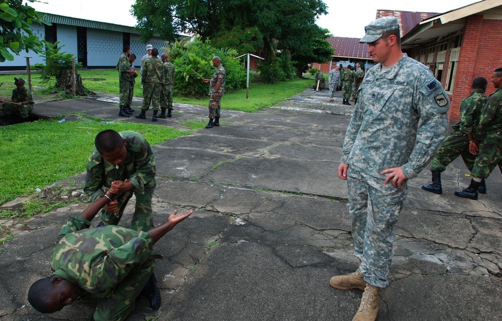 National Guard Military Police train Suriname soldiers