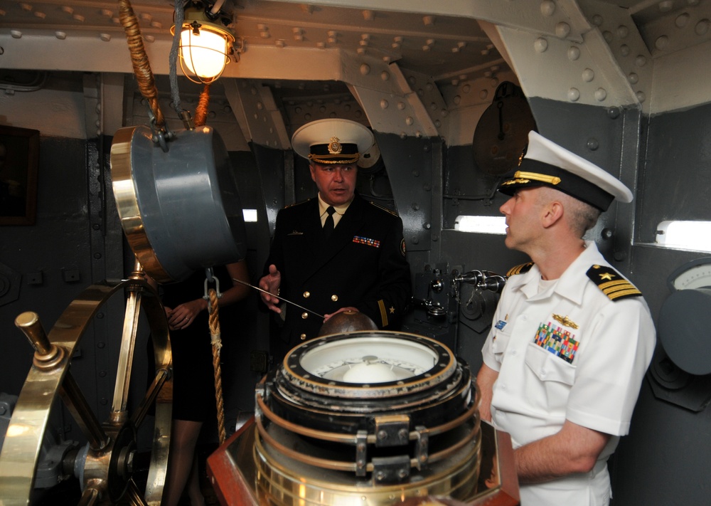 USS Carr arrives in St. Petersburg