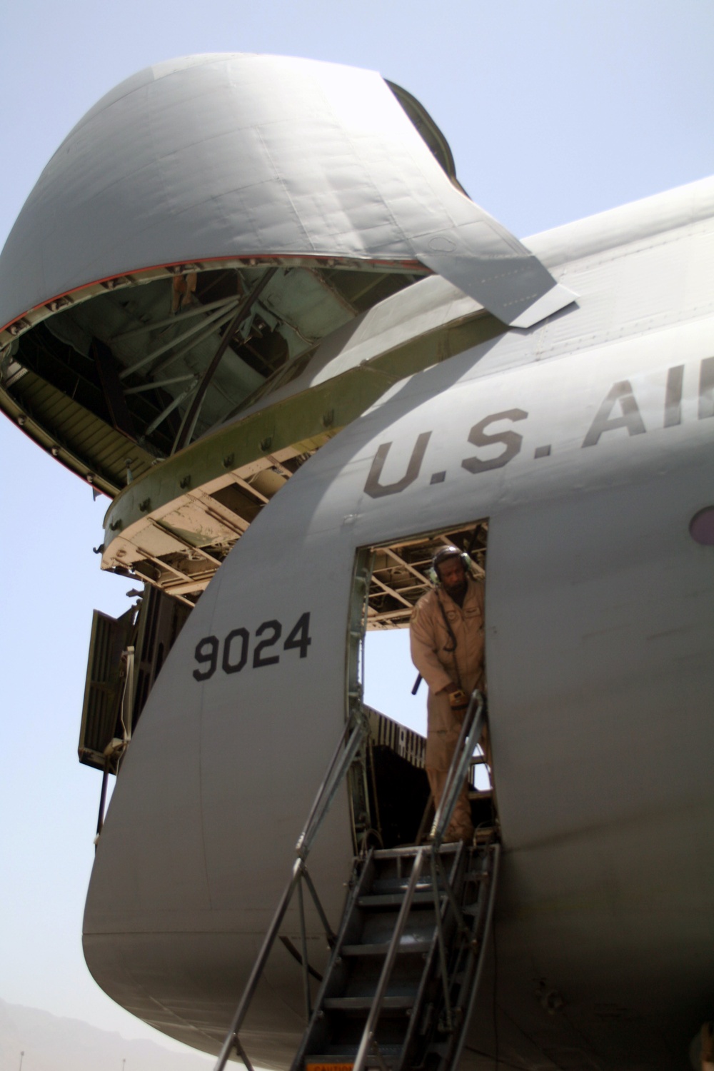 Dover NCO, South Carolina native, participates in historic Arctic over-flight as C-5M loadmaster