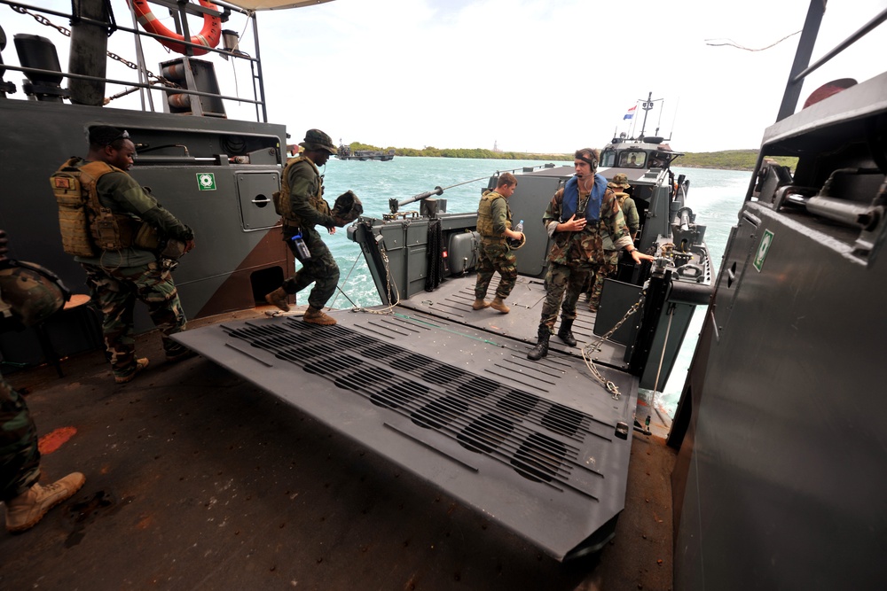 Dutch Marines train with Riverines