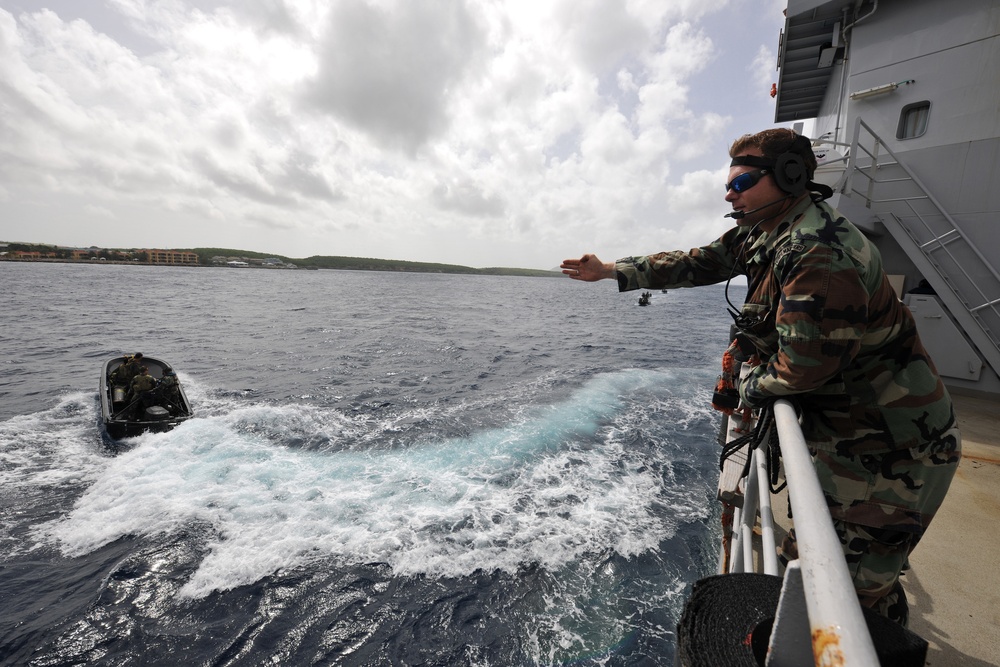 Dutch Marines train Riverines