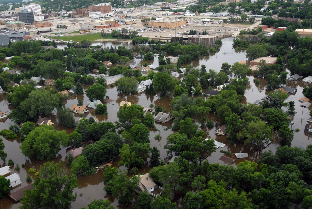 Recovery: Minot citizens, Guard members change gears as water recedes
