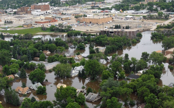 Recovery: Minot citizens, Guard members change gears as water recedes