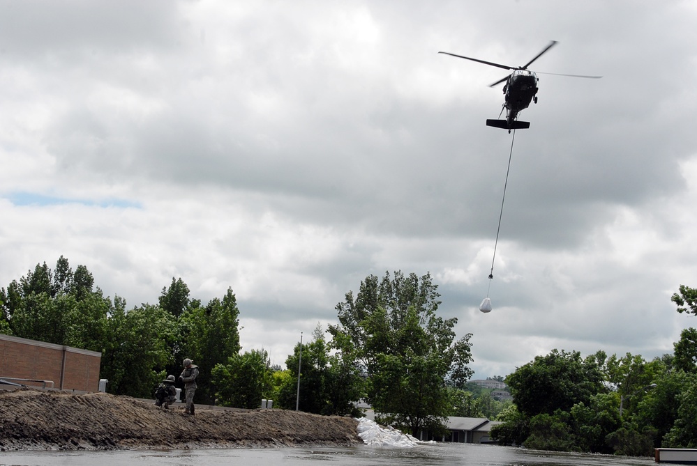 Army Guard members act quickly, save elementary school from flood