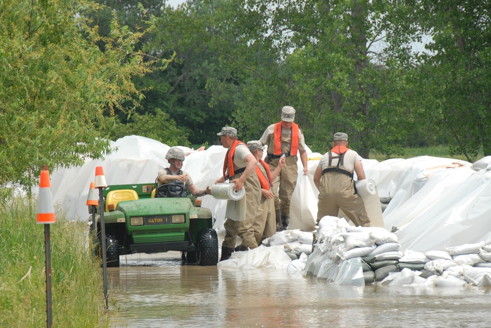 139th Brigade Support Battalion provides sandbag wall support