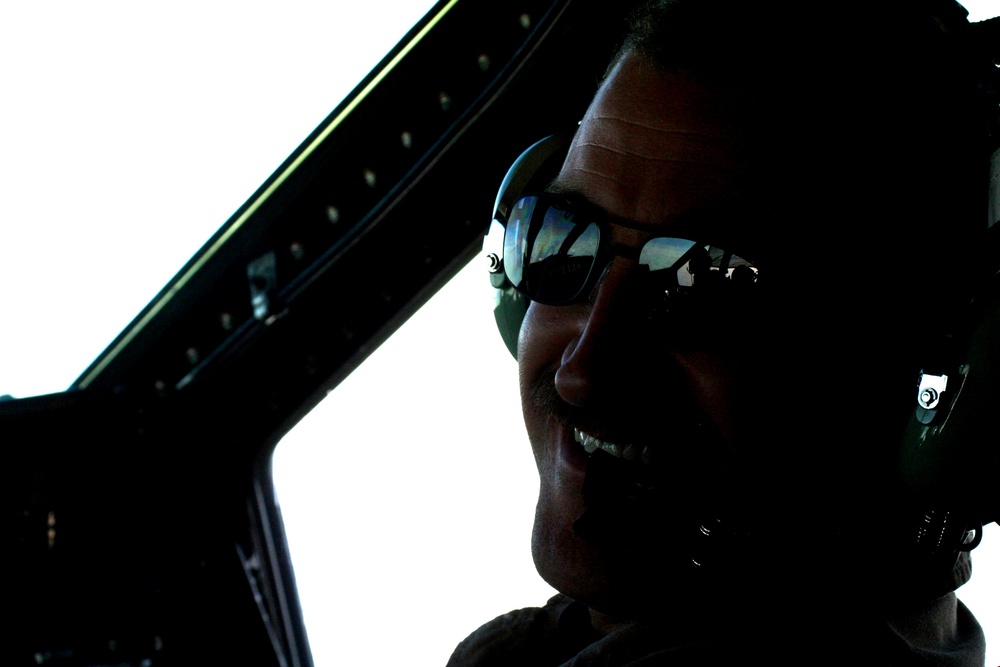 Reserve captain, Anchorage resident, pilots C-5M; part of historic Arctic airlift mission