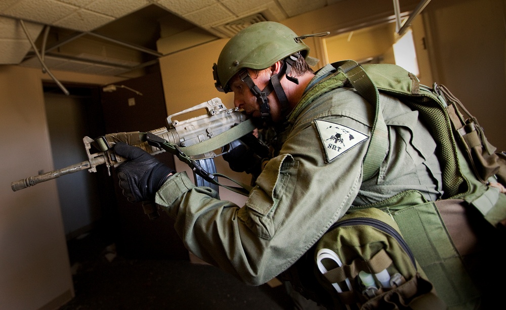 Clearing out the cobwebs: Special Reaction Team Marines kick in doors, sharpen skills