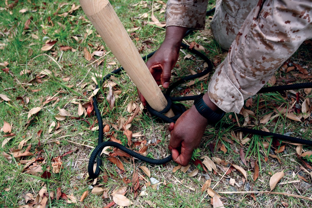 Trainers teach knot-tying techniques