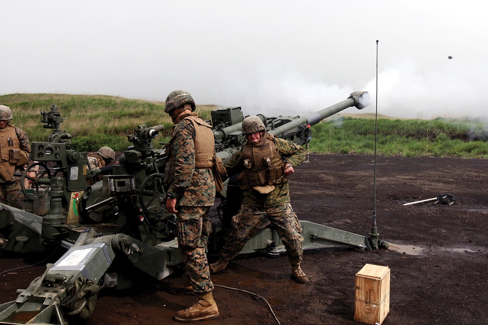 Marines hone artillery skills