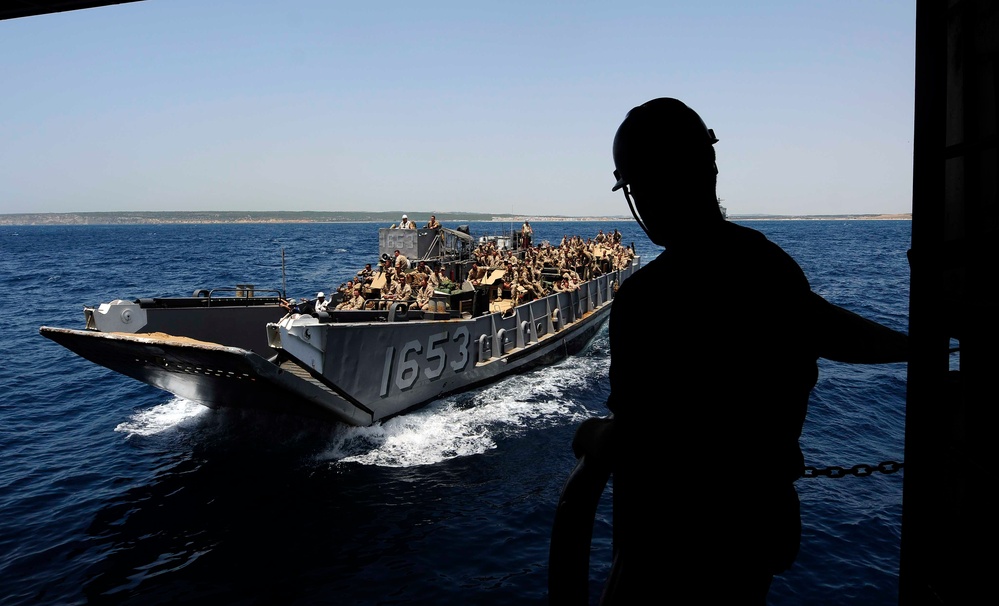 USS Mesa Verde training off the coast of Spain