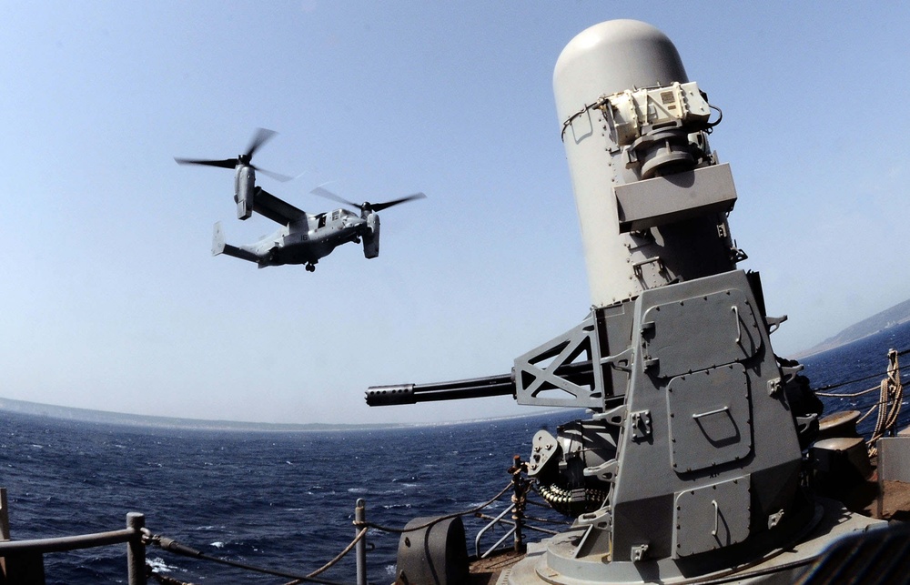An MV-22B Osprey approaches USS Bataan