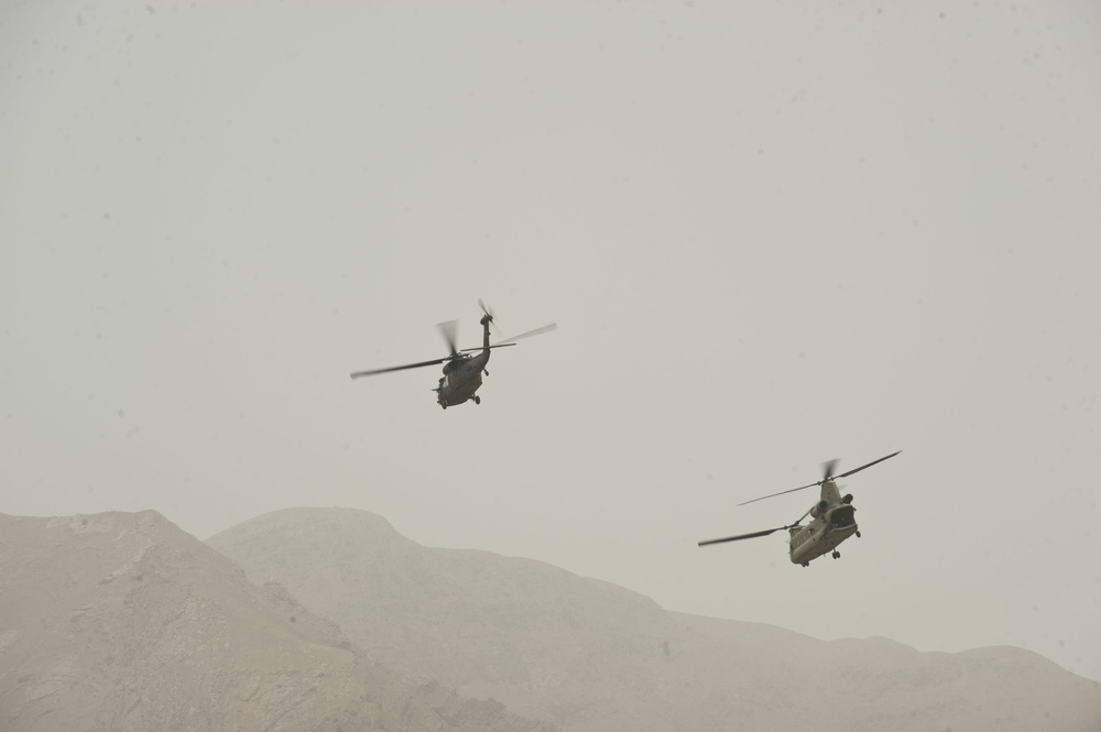 Chinook and Black Hawk conduct mission