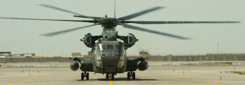 CH-53 Stallion taxis on runway