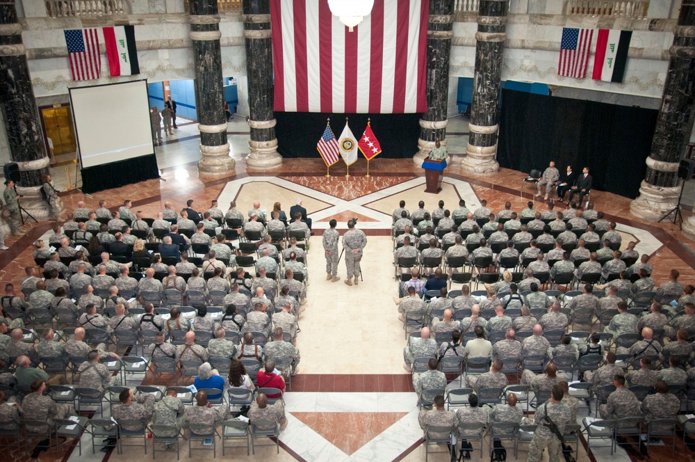 Service members become US citizens during Independence Day naturalization ceremony