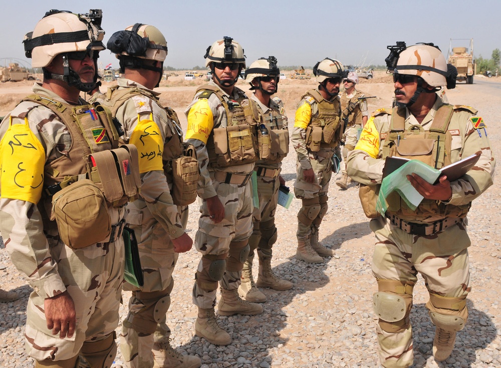 Iraqi soldiers test skills at live-fire event