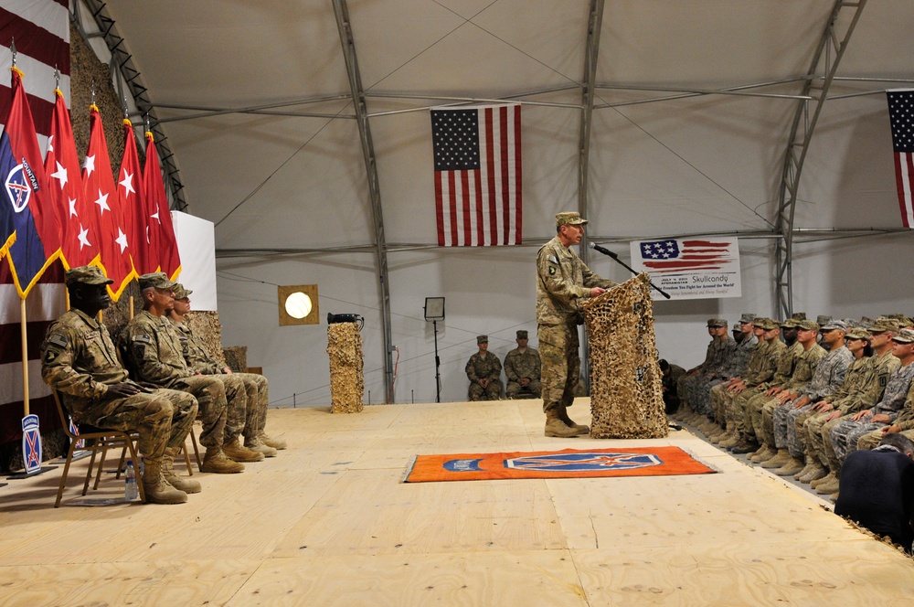 Gen. Petraeus celebrates Independence Day at Kandahar Airfield