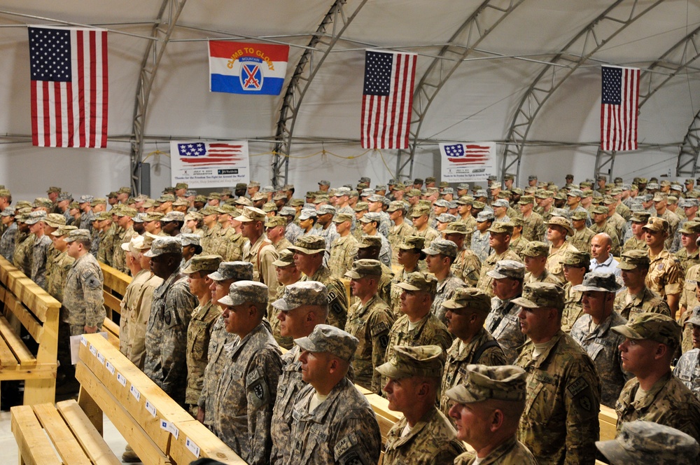 Gen. Petraeus celebrates Independence Day at Kandahar Airfield