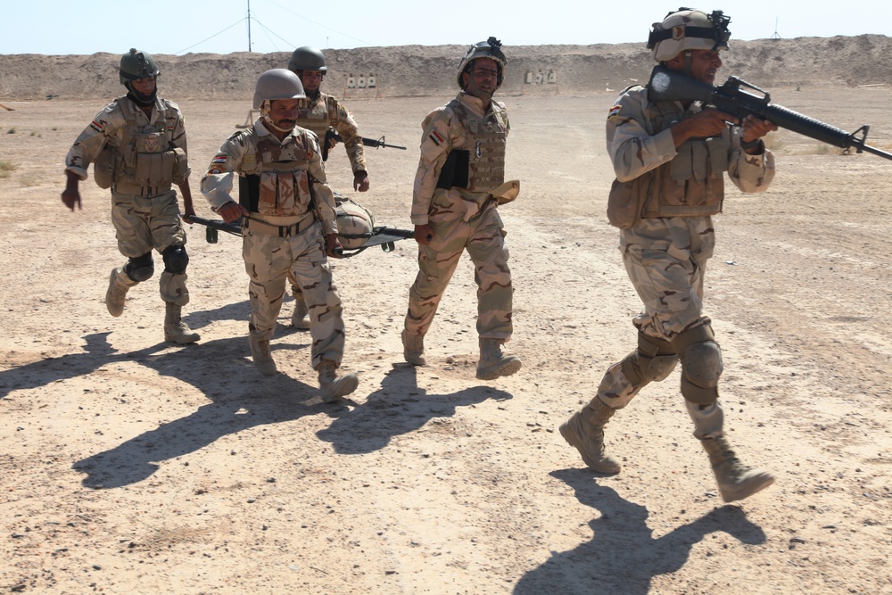 Iraqi soldiers conduct commando training