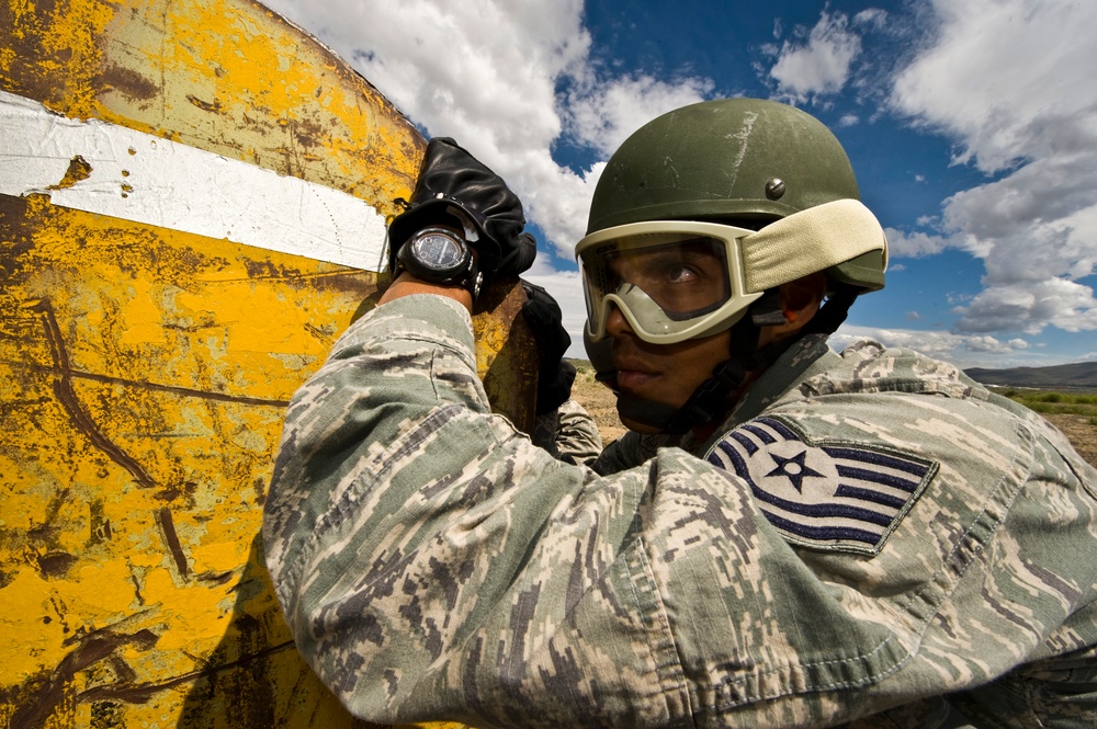 RED HORSE airmen conduct air drop and sling load training with Nevada Army National Guard