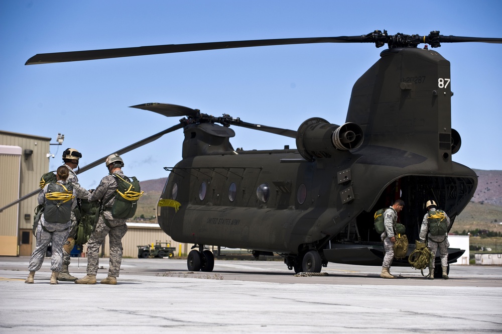RED HORSE airmen conduct air drop and sling load training with Nevada Army National Guard