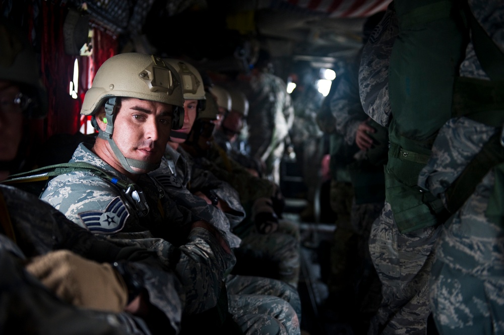 Red Horse airmen conduct air drop and sling load training with Nevada Army National Guard