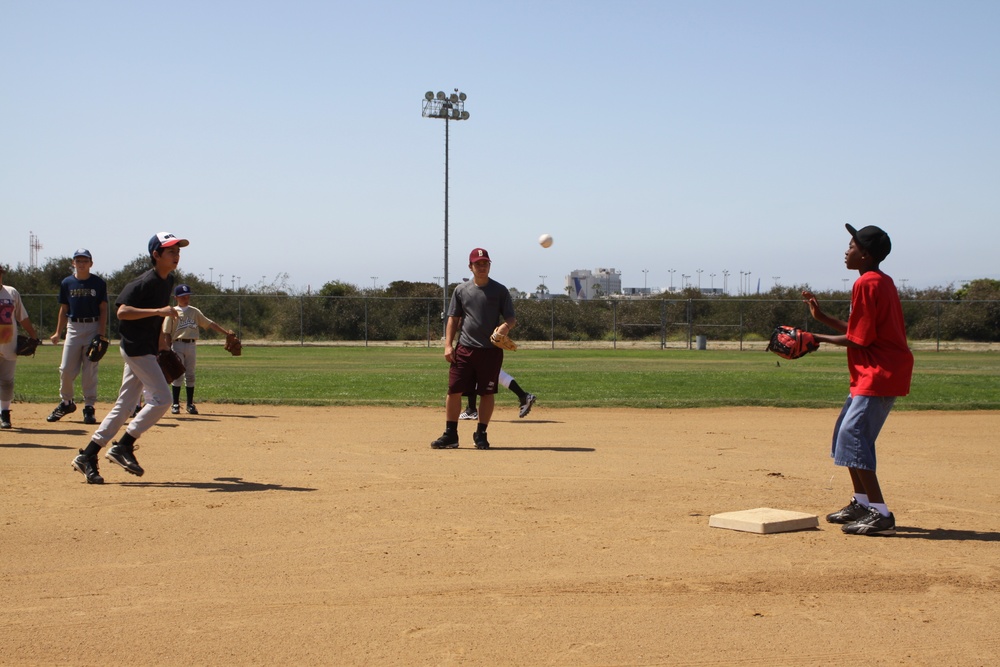 Padres, depot hosts youth baseball clinic