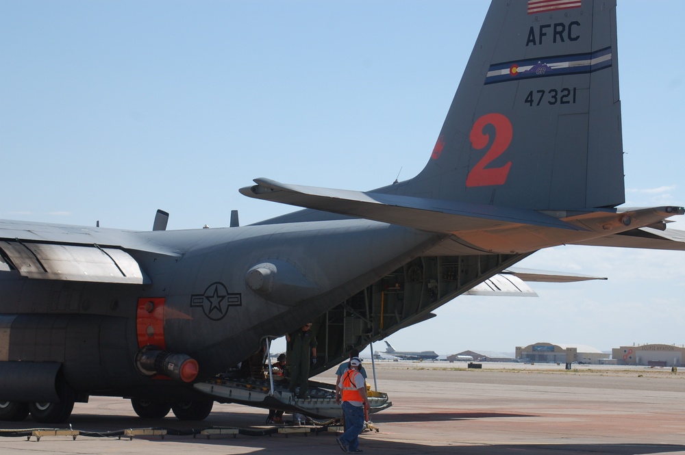 Airmen assist in wildfire fght