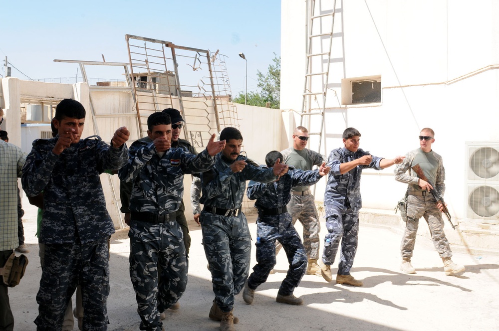 New York MP trains Iraqi policemen