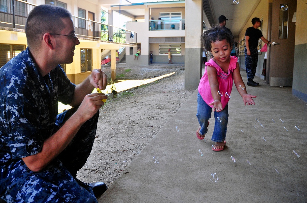 Medical community service in Micronesia for Pacific Partnership 2011