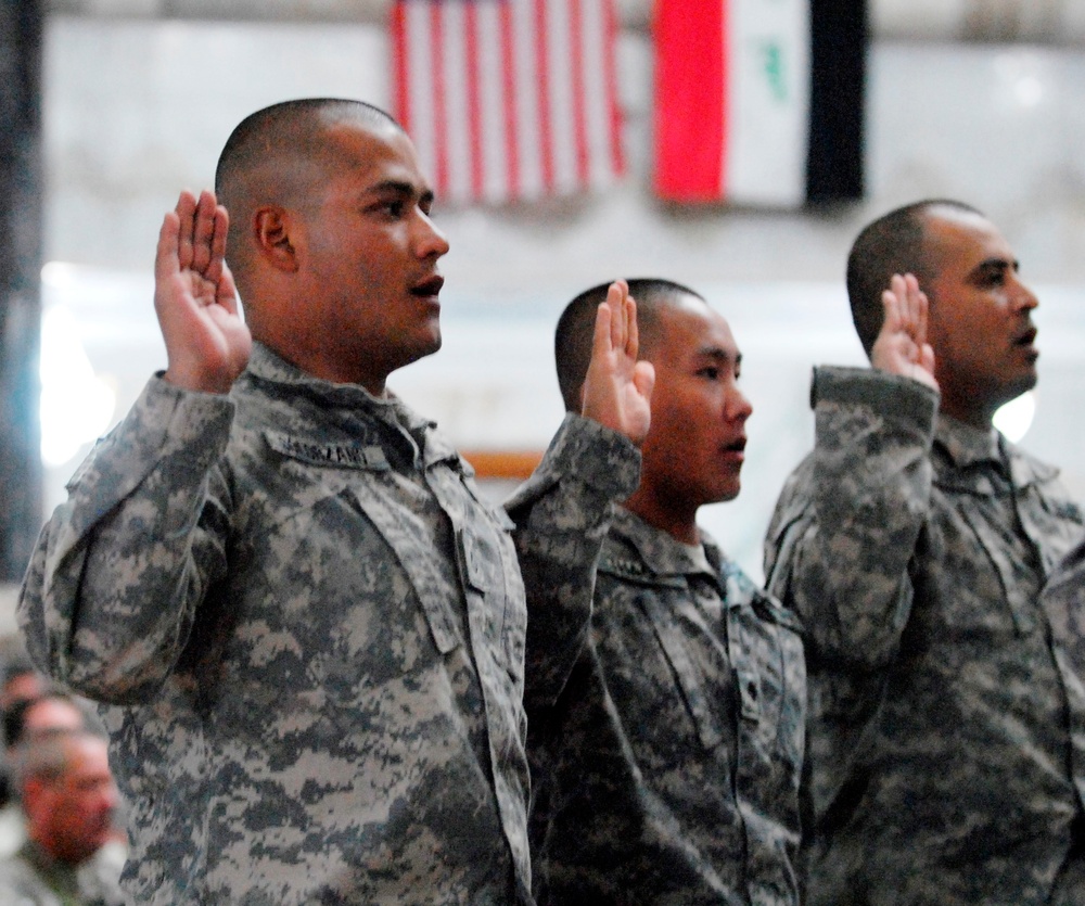 Deployed ‘Dagger’ Brigade soldiers become US citizens on Independence Day