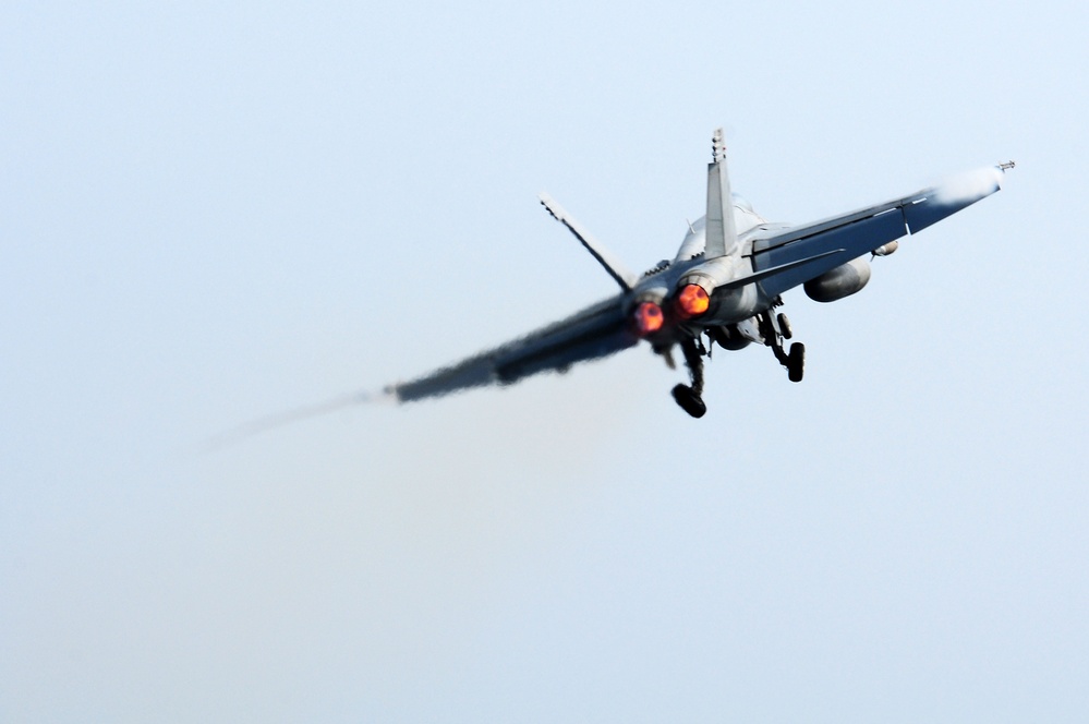 F/A-18E Super Hornet launches from USS Ronald Regan