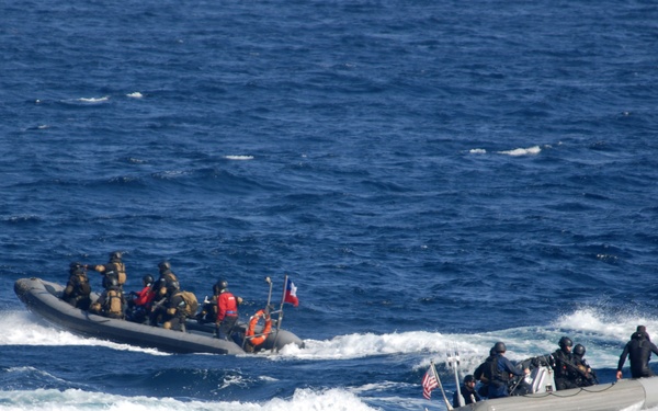 USS Boone sailors conduct maritime interdiction exercise