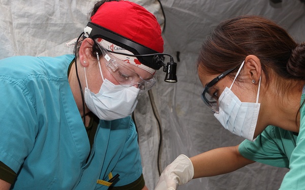 Community service in Pohnpei during Pacific Partnership 2011