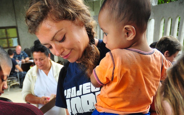Community service in Pohnpei during Pacific Partnership 2011