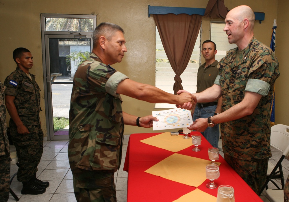 Marines provide guidance and mentorship to Republic of Honduras Marines