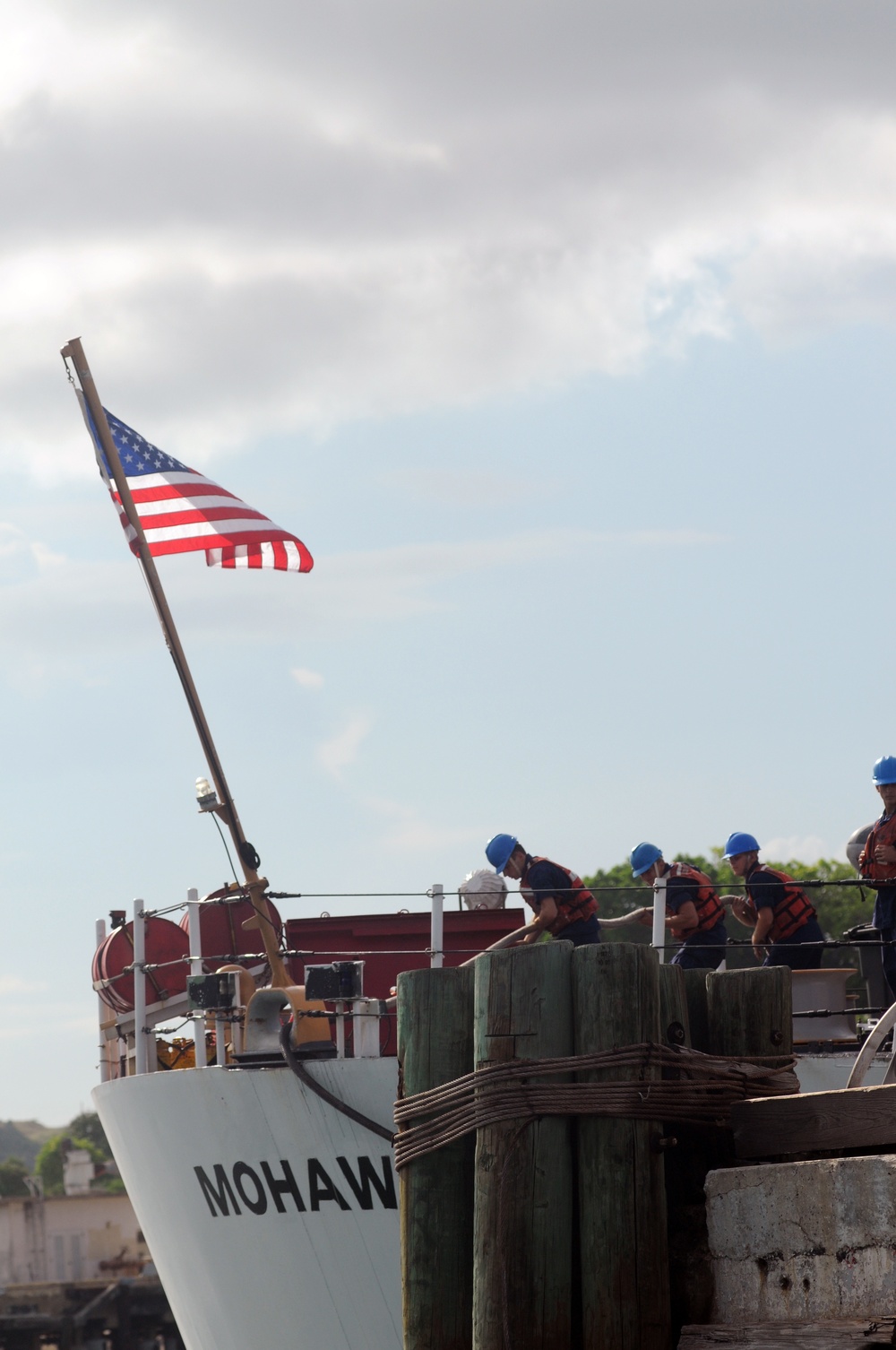 MSST Boston Greets Two Coast Guard Cutters, conducts training on Guantanamo Bay