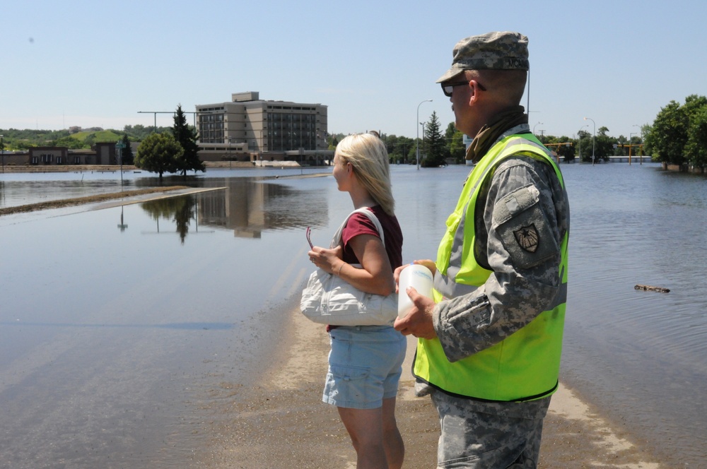 Minnesota Guard assists North Dakota flood response