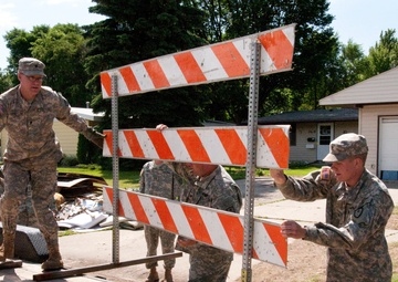 Minnesota Guard assists North Dakota flood response