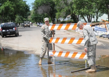 Minnesota Guard assists North Dakota flood response