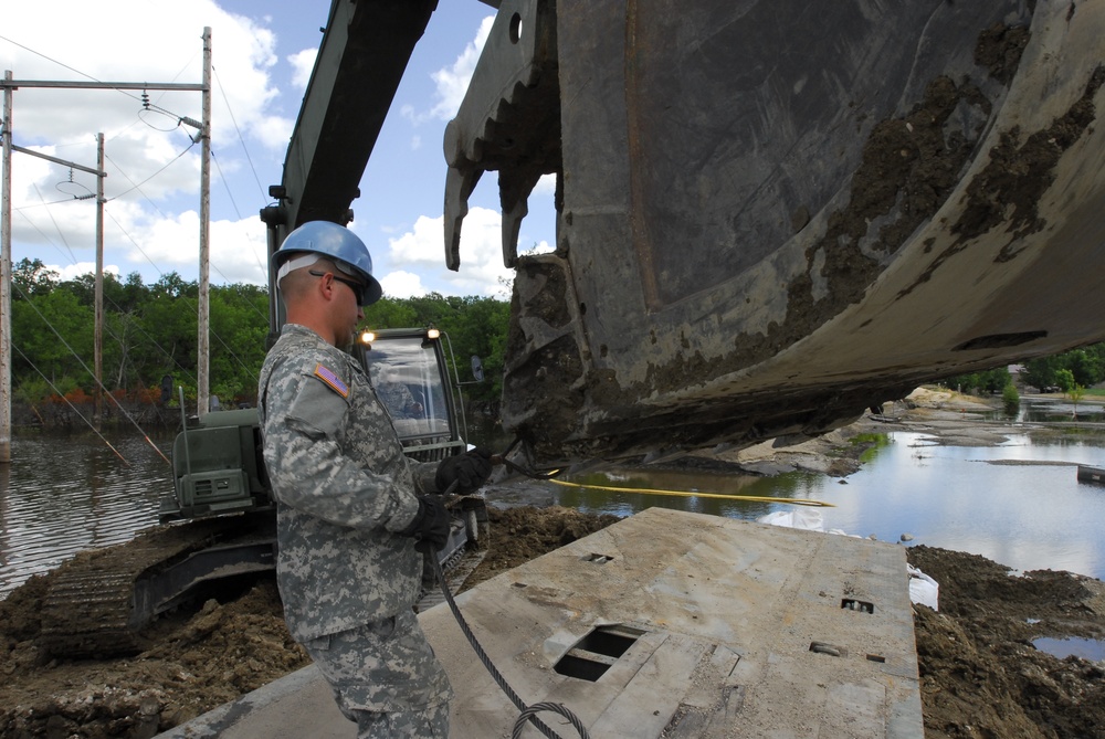 Minnesota Guard engineers clean up Minot after flood