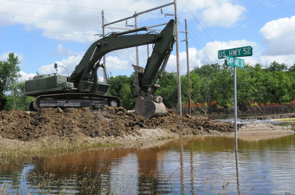 Minnesota Guard engineers clean up Minot after flood