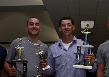 Marines, sailors make pins cry during 2011 Bowling Tournament