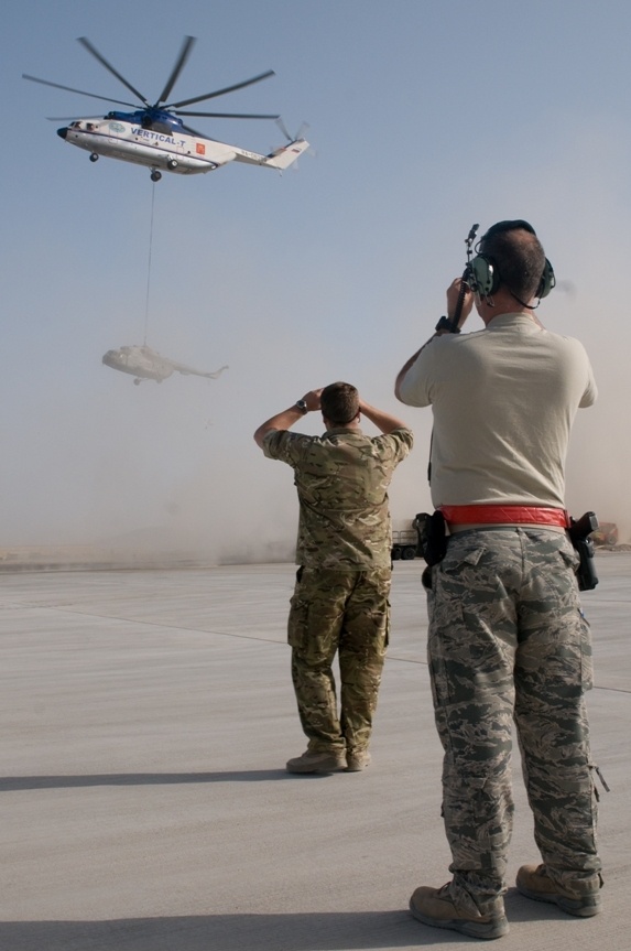 Afghan helicopter sling load